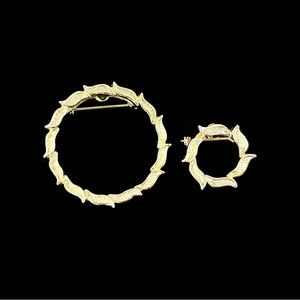 Vintage Gerry’s Gold Tone Wreath Pins